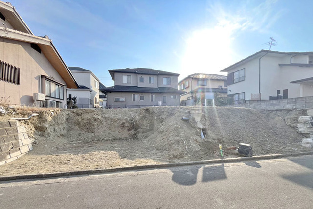 建築条件なし♪お好きなメーカーさんで建築可能な活用しやすいきれいな整形地現地（2026年2月）撮影