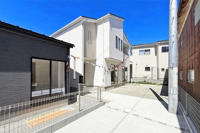 保育園まで徒歩5分！銀行・コンビニ・薬局は徒歩8分！周辺環境揃ってます！現地（2026年5月）撮影
