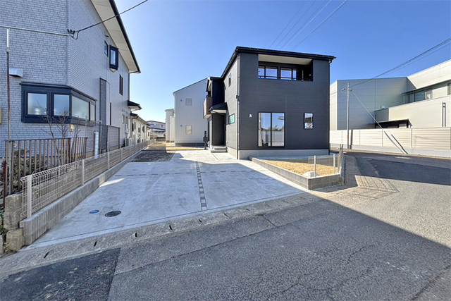 （現地写真）陽当たり良好で開放的な角地！