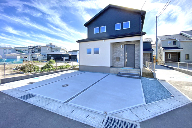 （現地写真）並列駐車3台可能！