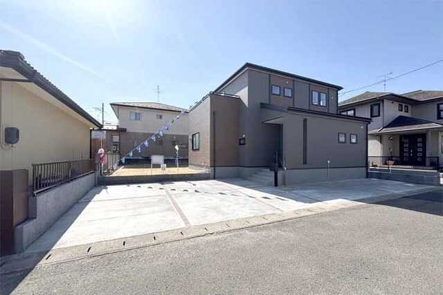 （現地写真）80坪超の敷地！4台駐車OK！