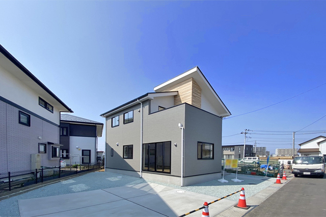 リビングは23帖！家族団らんに嬉しい空間ですね！現地（2026年3月）撮影