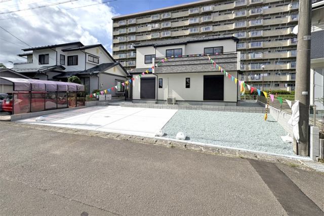 （現地写真）敷地67坪超！ゆとりの並列2台駐車！