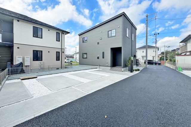 敷地77坪以上！駐車並列3台OK！現地（2025年10月）撮影