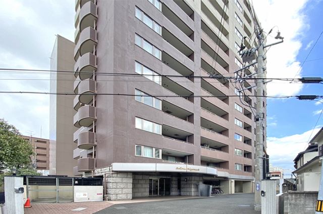 陽当たり良好な角部屋！安心なオートロック付き♪現地（2025年4月）撮影