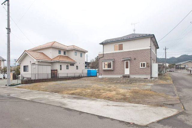 駐車場やお庭スペースもしっかりとれる103坪の広大な敷地！現地（2026年3月）撮影