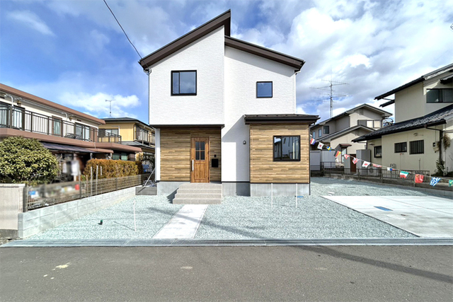 （現地写真）66坪超の敷地！ゆとりの駐車スペース！