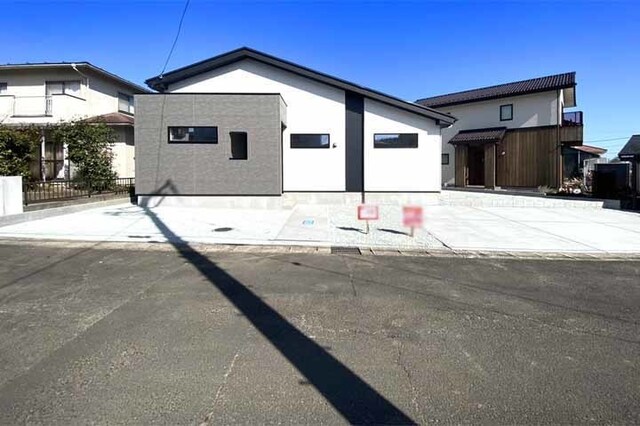 駐車並列3台可能！前面道も広々！現地（2026年2月）撮影