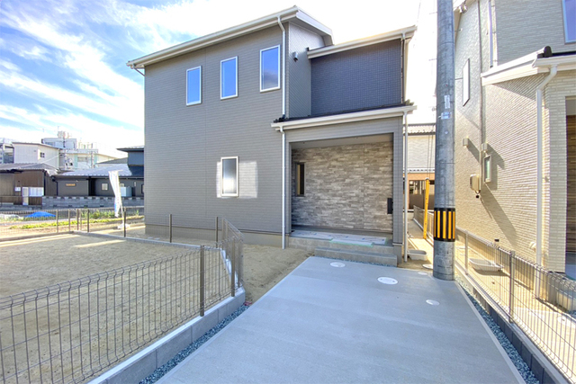 （現地写真）小学校まで徒歩1分♪