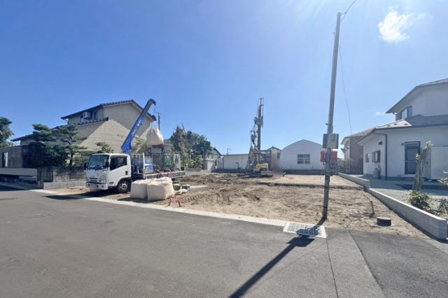 敷地52坪南面に開放的なお庭完備現地（2025年9月）撮影