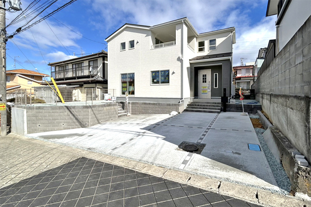 （現地写真）55坪超の敷地　並列3台駐車OK！