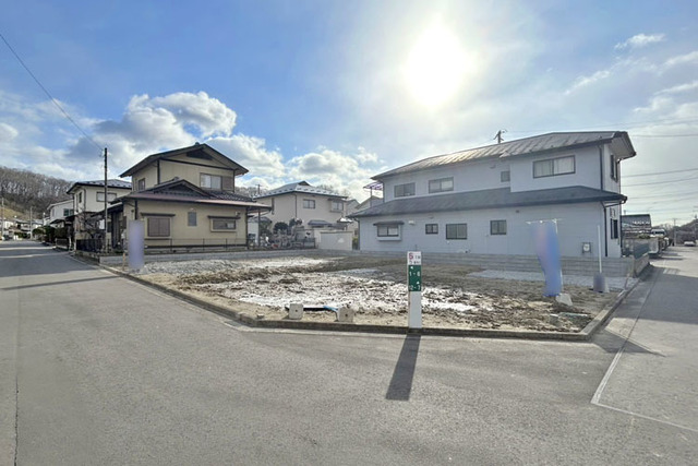 スーパー徒歩2分小学校徒歩10分現地（2025年12月）撮影