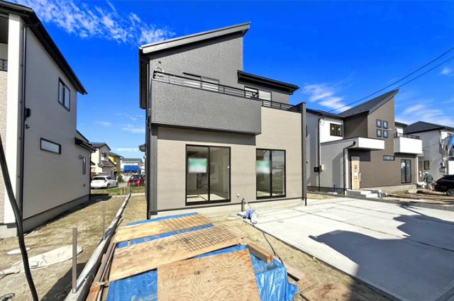 全居室南向き！陽当たりを確保！現地（2025年10月）撮影