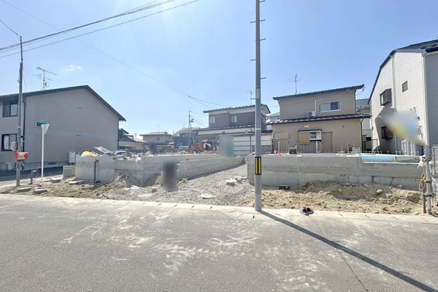 コンビニ徒歩3分・スーパー徒歩5分♪急なお買い物にも便利です！現地（2026年3月）撮影