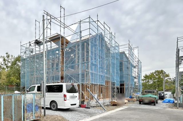 陸前落合駅徒歩10分と通勤通学やお出かけの際にも便利な立地現地（2025年10月）撮影