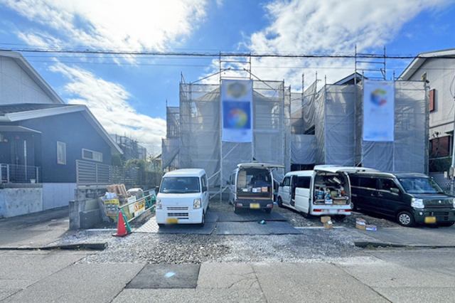 キッチン後ろに続く脱衣所！お子様の入浴もスムーズに！現地（2025年10月）撮影