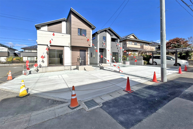 （現地写真）三方角地で開放的！