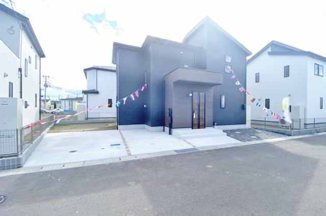 学校やスーパー、コンビニも徒歩10分圏内！現地（2025年9月）撮影