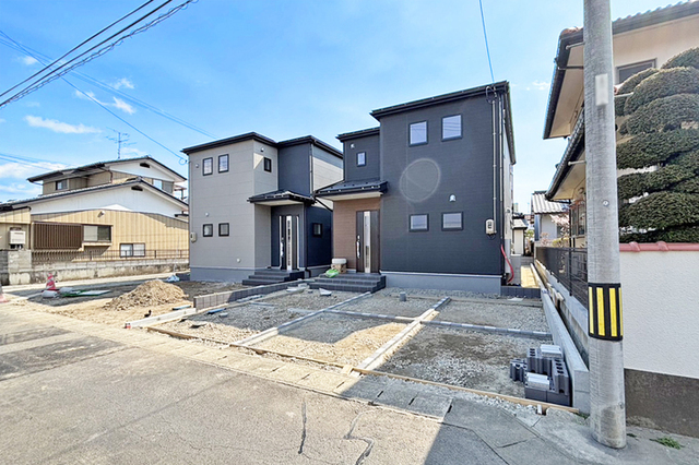 岩沼南小学校徒歩13分！岩沼中学校徒歩7分！お子様の通学も安心の距離！現地（2026年3月）撮影