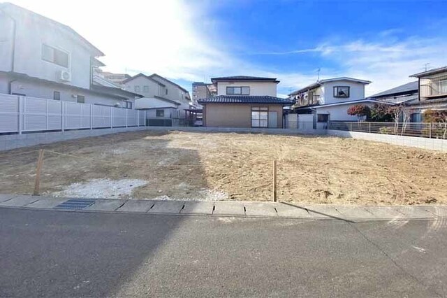 リビング階段仕様で家族が顔を合わせる動線！現地（2026年2月）撮影