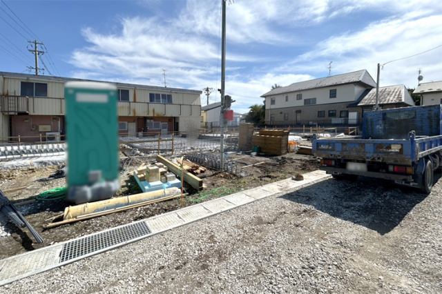 （現地写真）前面道路広く駐車ラクラク！