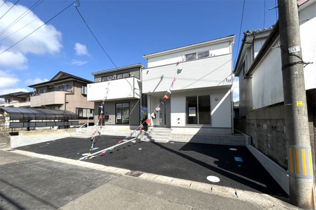 （現地写真）並列3台駐車！(車種による)