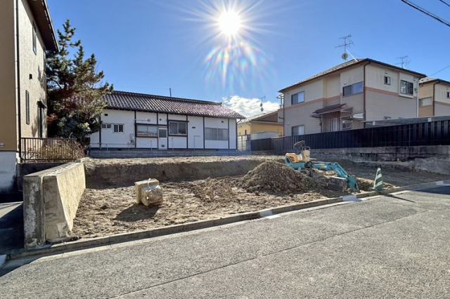 小学校徒歩5分・中学校徒歩1分！子育て世帯にも安心な立地♪現地（2024年11月）撮影