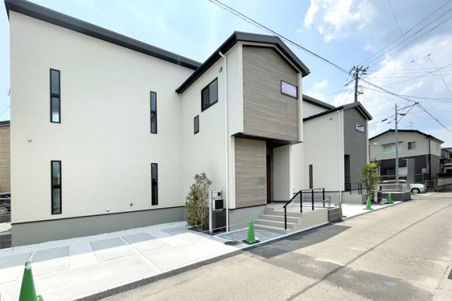 生活に役立つ施設が徒歩１５分圏内に揃った嬉しい立地現地（2024年6月）撮影