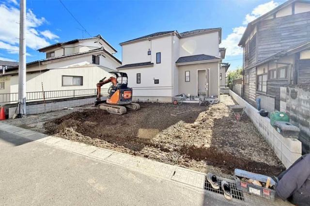 2部屋に繋がる南向きバルコニー！現地（2025年11月）撮影