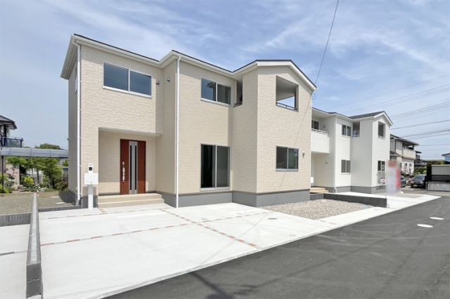 並列駐車3台（車種による）前面道路6m以上で駐車もラクラク現地（2025年5月）撮影