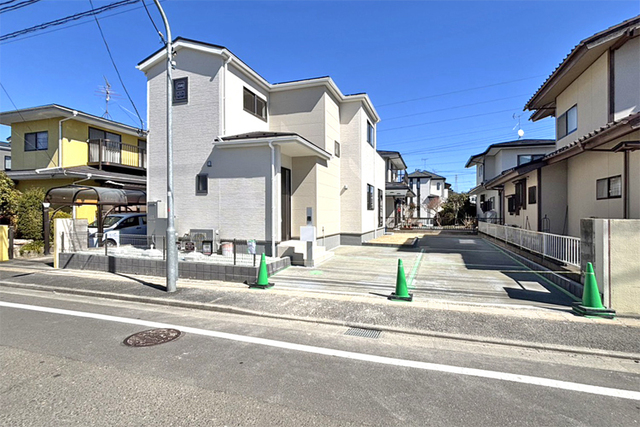 （現地写真）ゆとりの敷地！3台駐車OK！