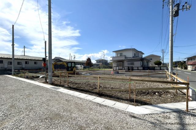 （現地写真）陽当たり良好で開放的な角地♪