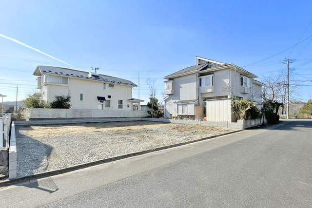 のびのび過ごせる64坪の広々敷地♪子育て世帯にも安心の小学校徒歩8分！現地（2026年3月）撮影