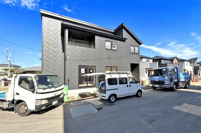 前面道6ｍでゆとり充分♪安心の駐車並列2台！現地（2025年10月）撮影