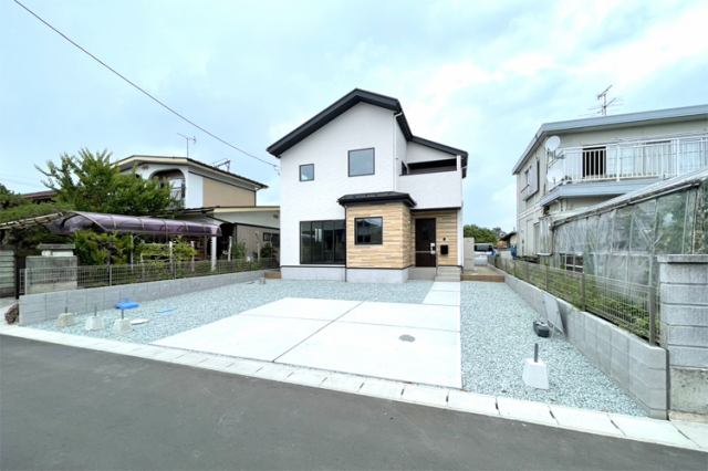 （現地写真）敷地61坪超！並列3台駐車OK！