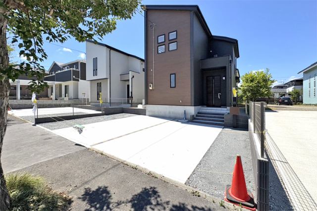 （現地写真）ゆとりの敷地！並列2台駐車OK！